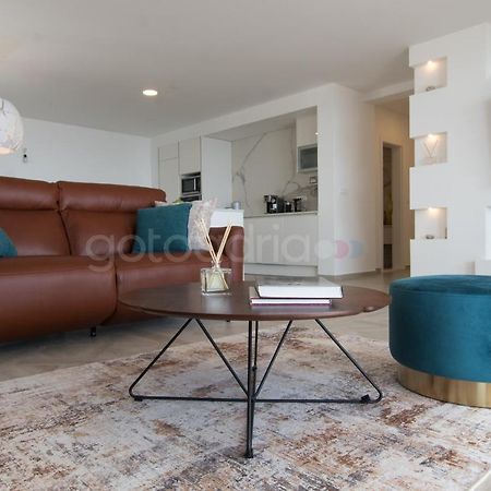 Villa Smaragd - Opal - Luxury Apt With Shared Pool And Private Hot Tub ماكارسكا المظهر الخارجي الصورة