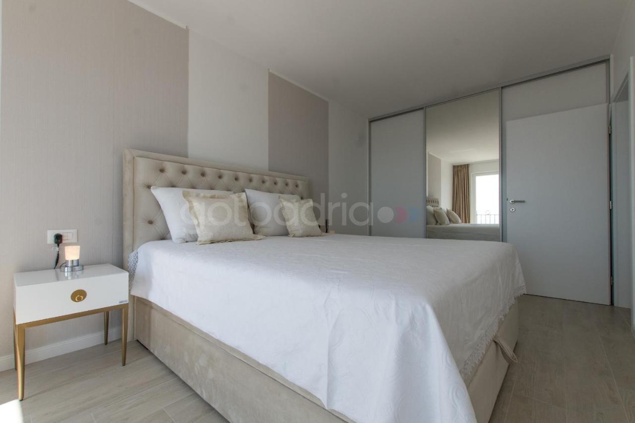 Villa Smaragd - Opal - Luxury Apt With Shared Pool And Private Hot Tub ماكارسكا المظهر الخارجي الصورة